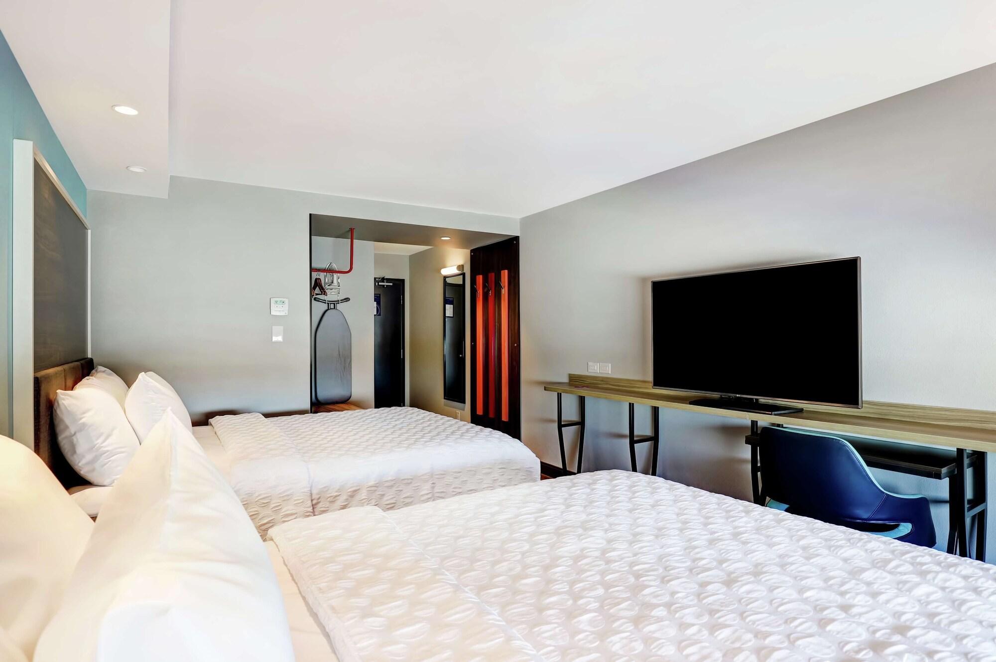 Tru By Hilton Edmonton Windermere Ngoại thất bức ảnh