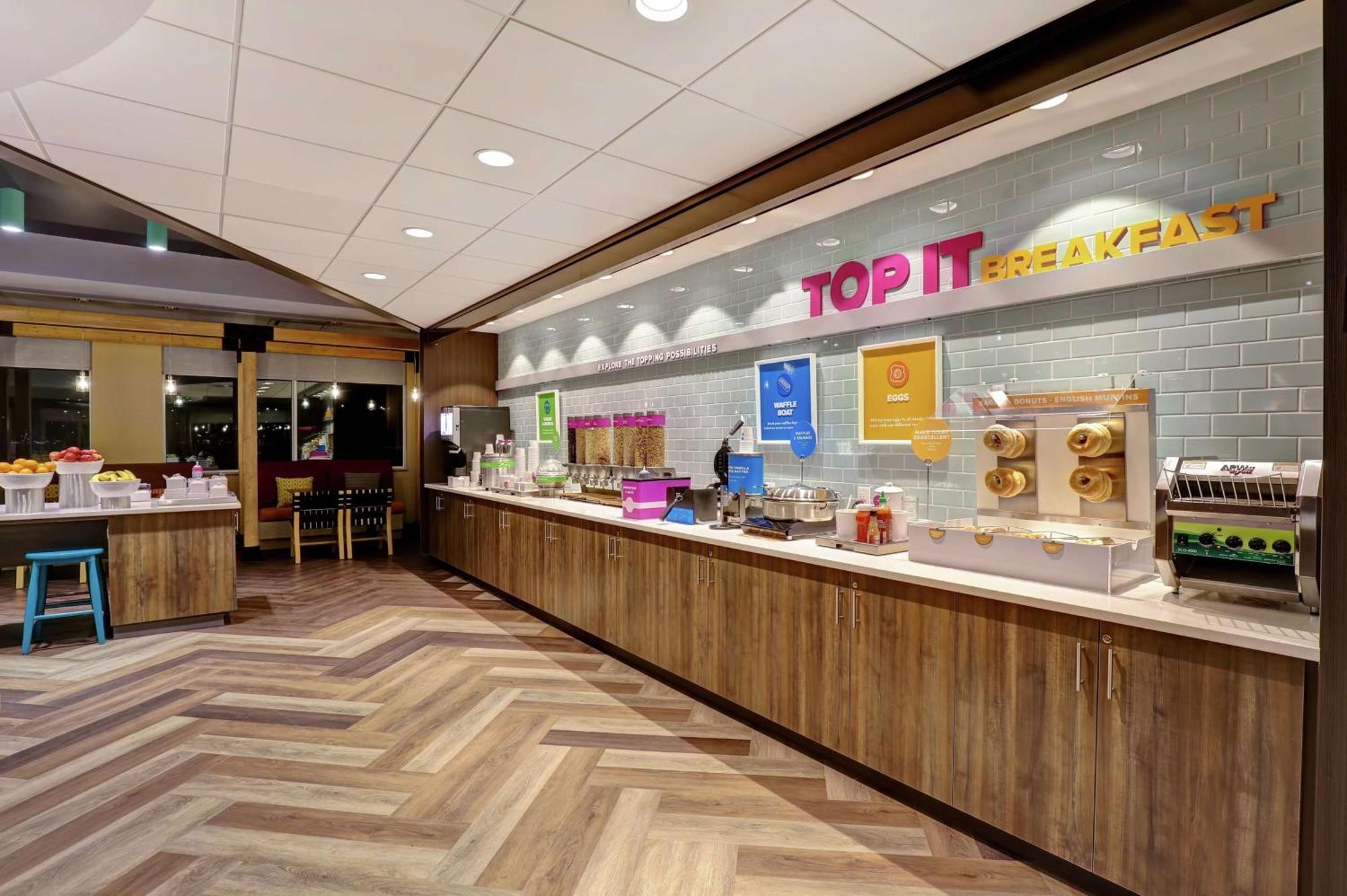 Tru By Hilton Edmonton Windermere Ngoại thất bức ảnh