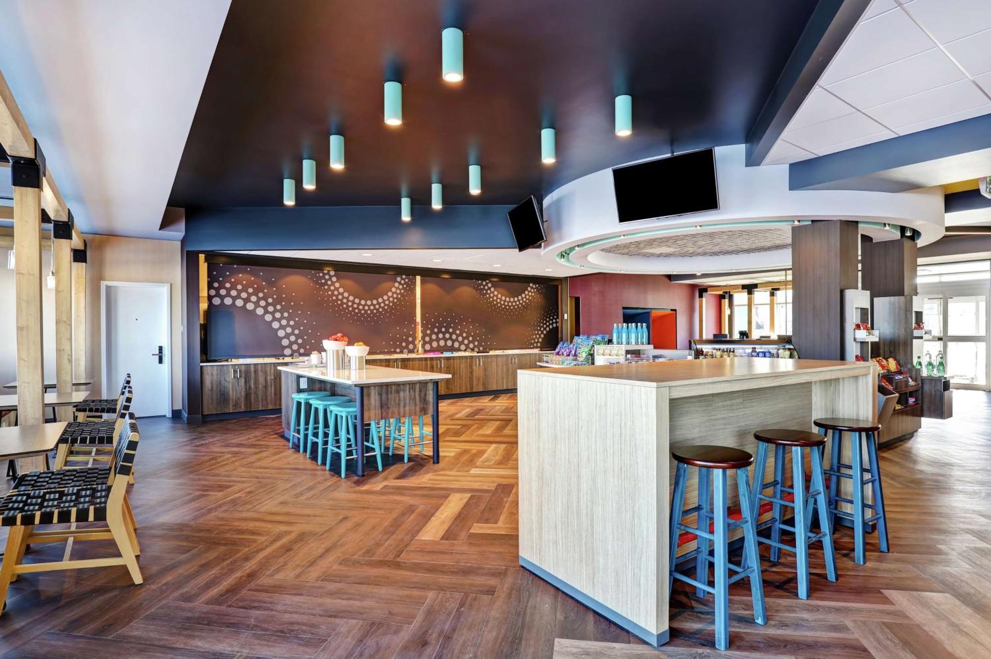 Tru By Hilton Edmonton Windermere Ngoại thất bức ảnh
